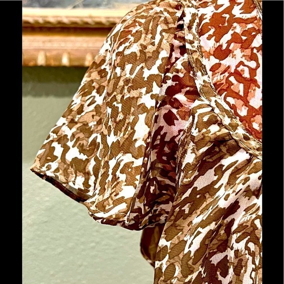 Apt. 9 lined sheer short flutter sleeve blouse size Medium - Picture 6 of 9